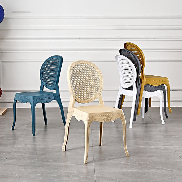 Nordic Style Monoblock Plastic Dining Chair with Round Back