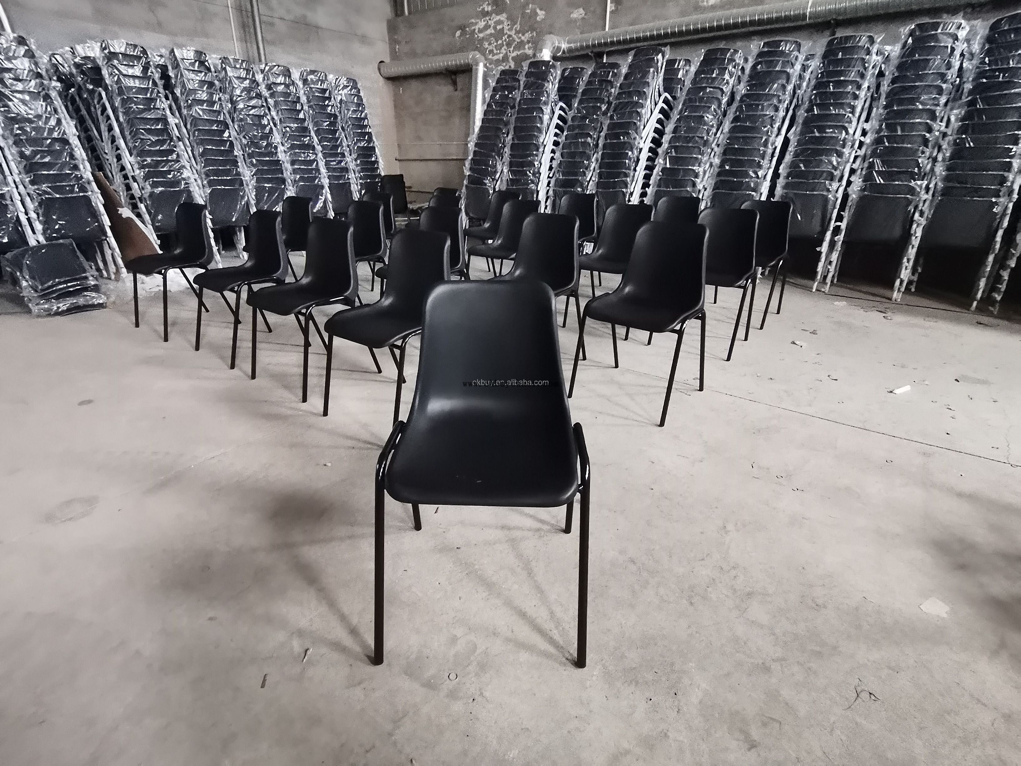Stackable Plastic Chair with Metal Legs for School, Training And Event