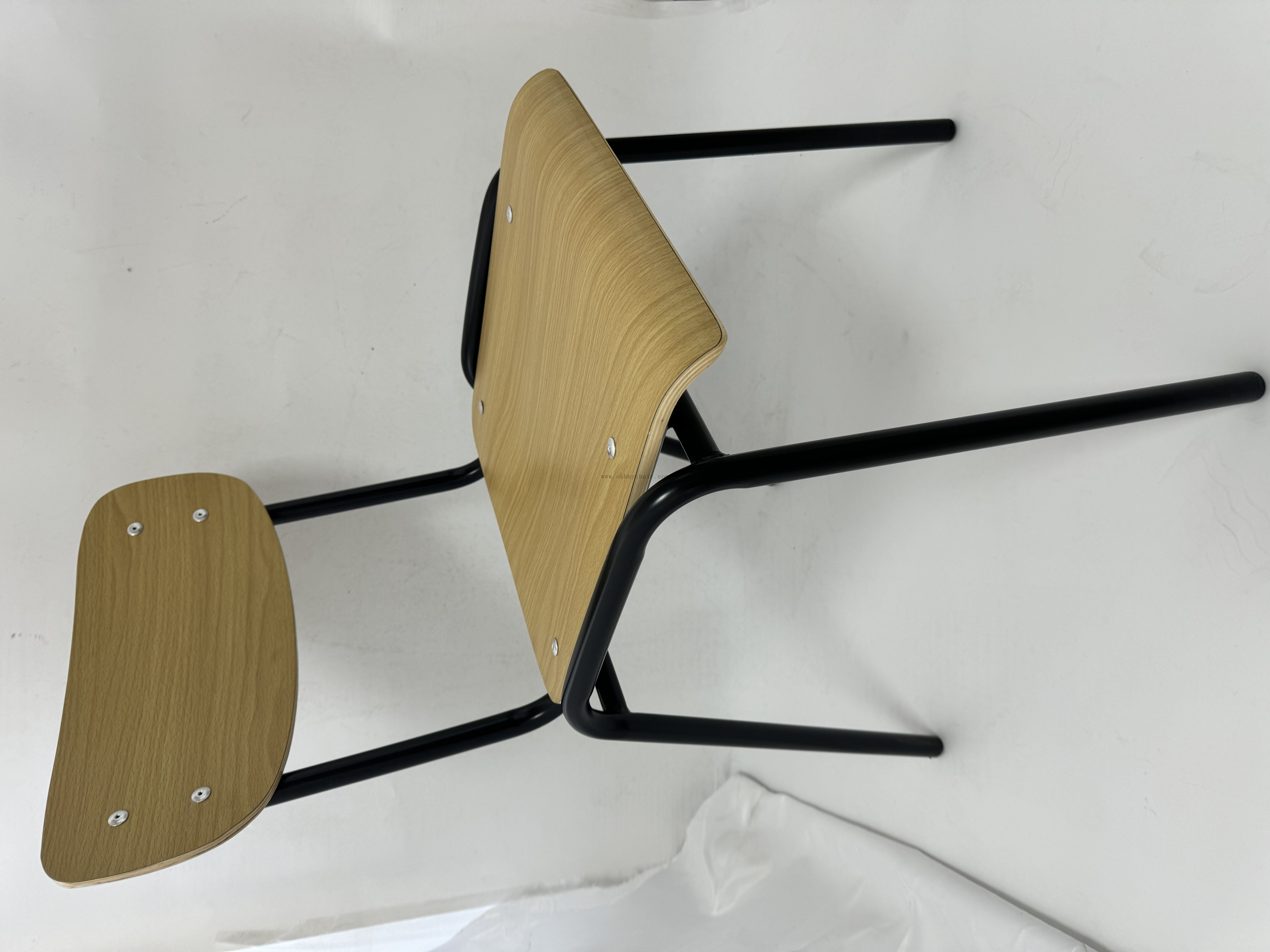 Stackable Plywood Classroom Chair with Heavy Duty Metal Frame for School and Training Room Seating