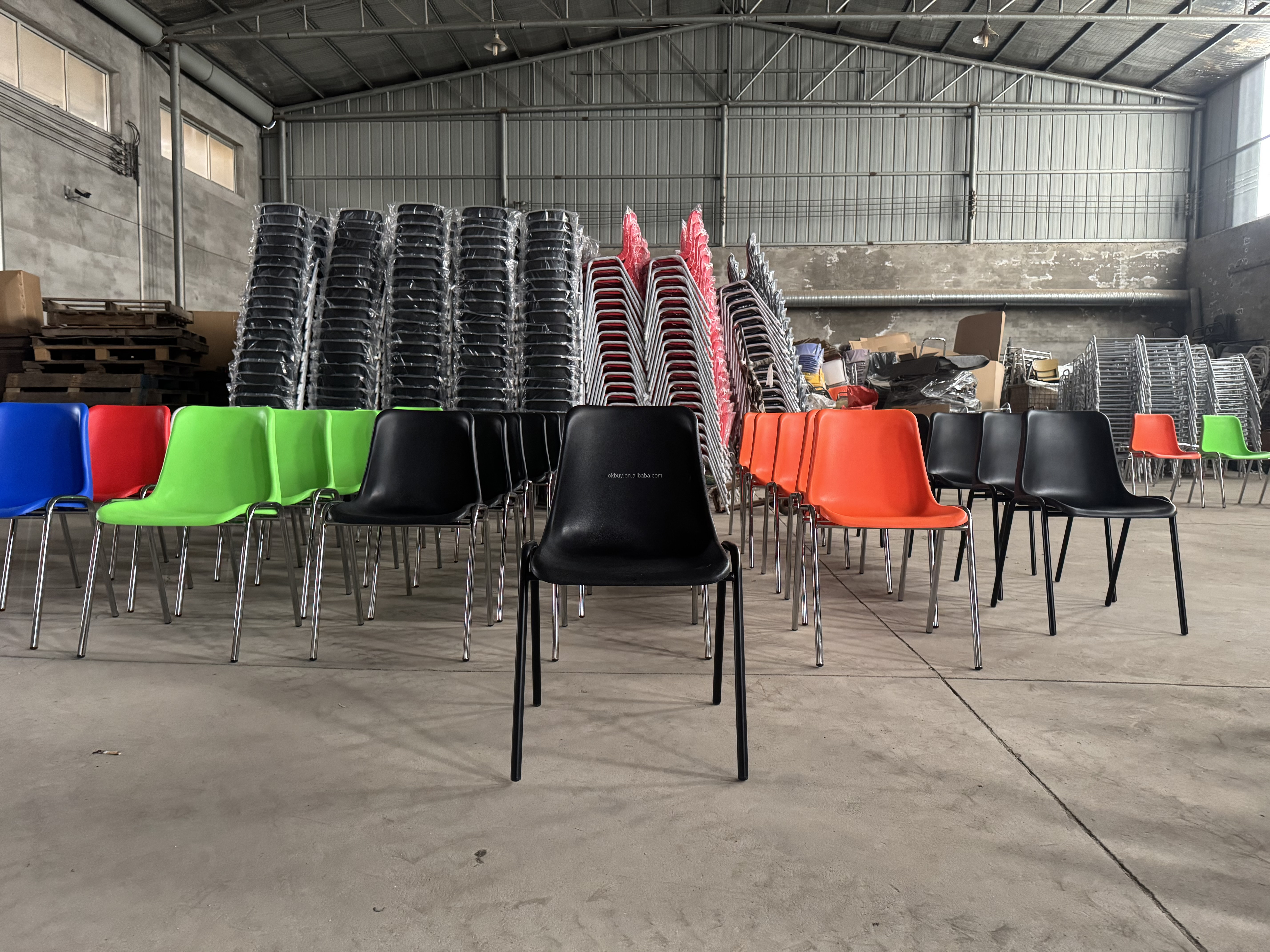 Stackable Plastic Chair with Metal Legs for School, Training And Event