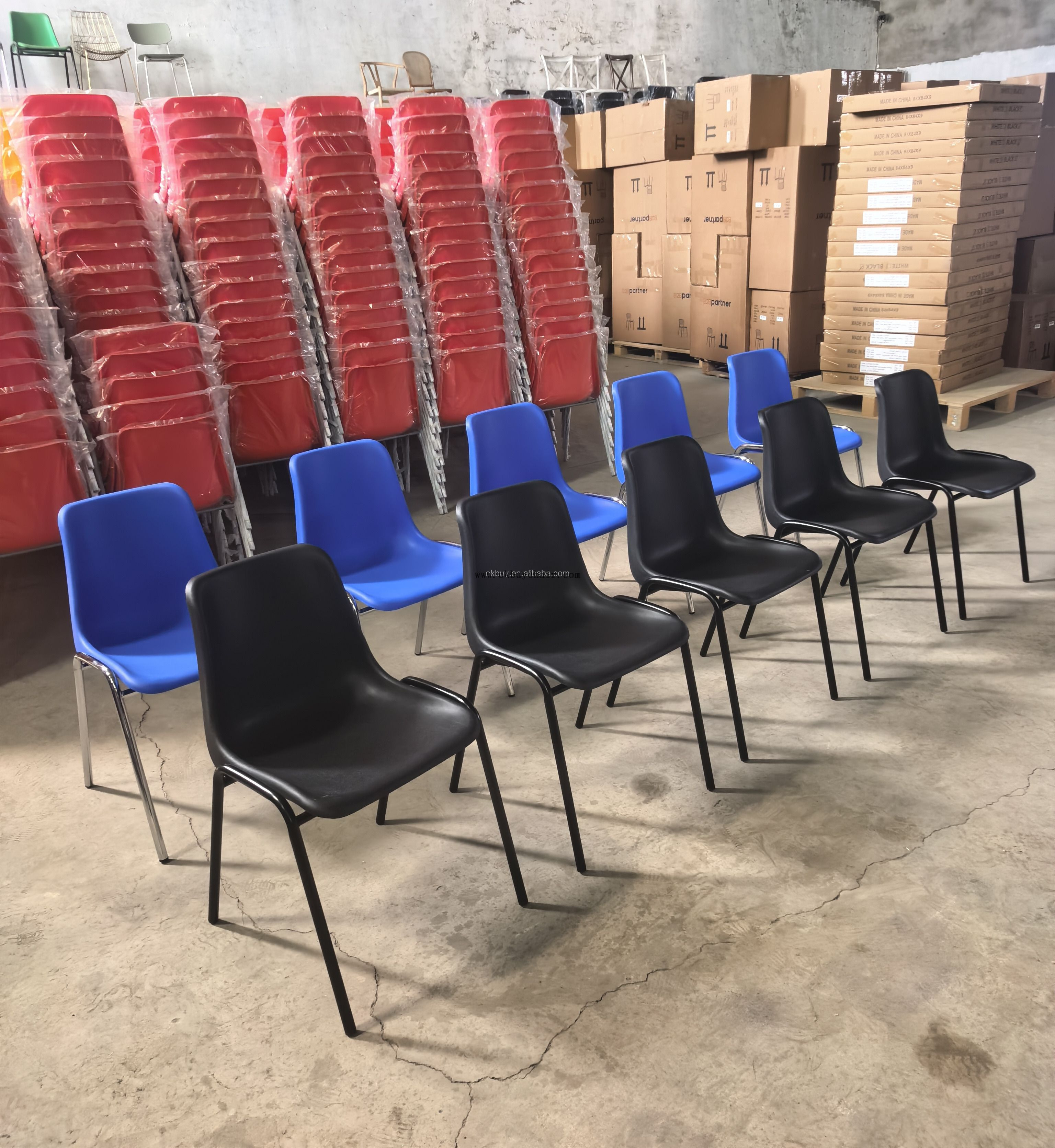 Stackable Plastic Chair with Metal Legs for School, Training And Event